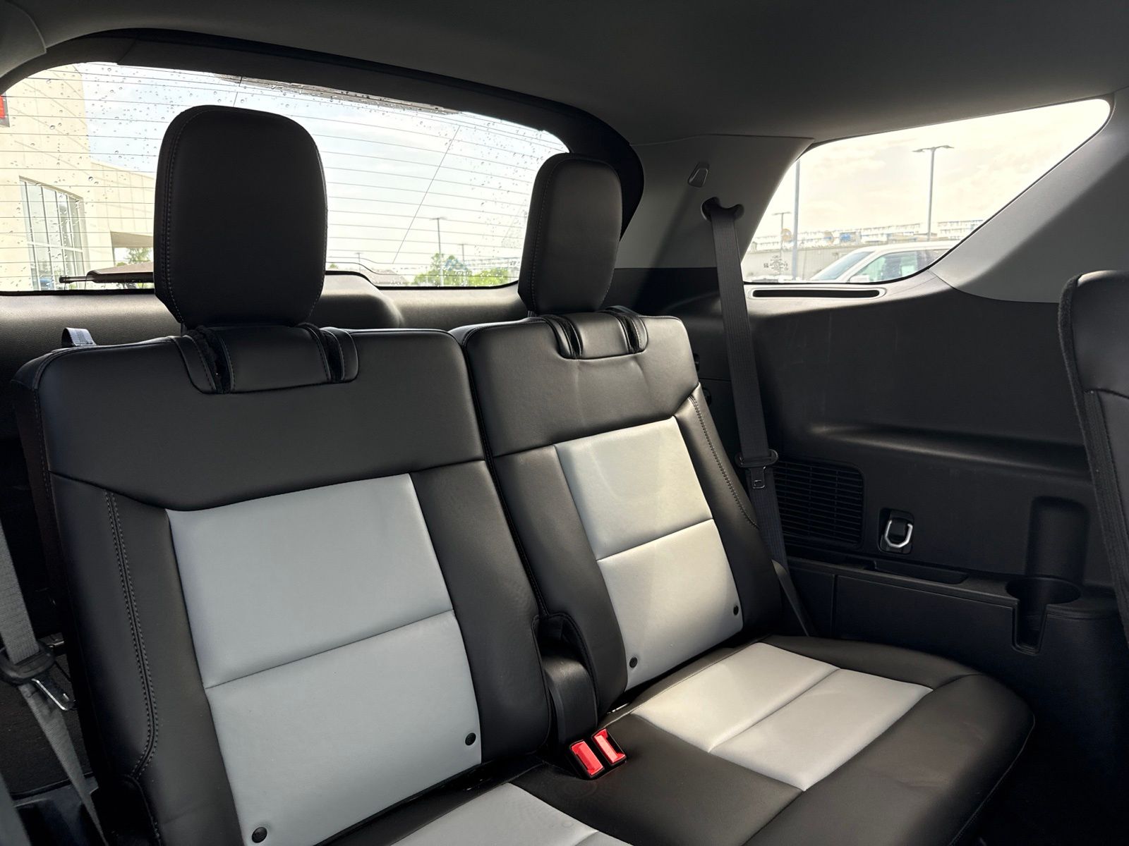 2024 Ford Explorer image 9