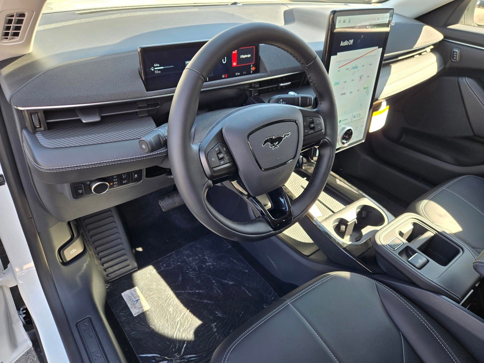 New 2026 White Ford Select image 8