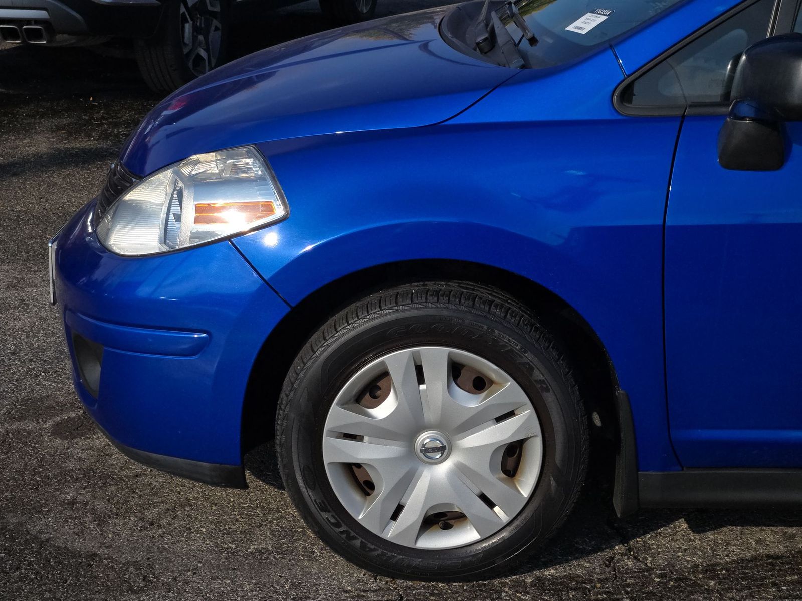 2011 Nissan Versa 1.8 S 16