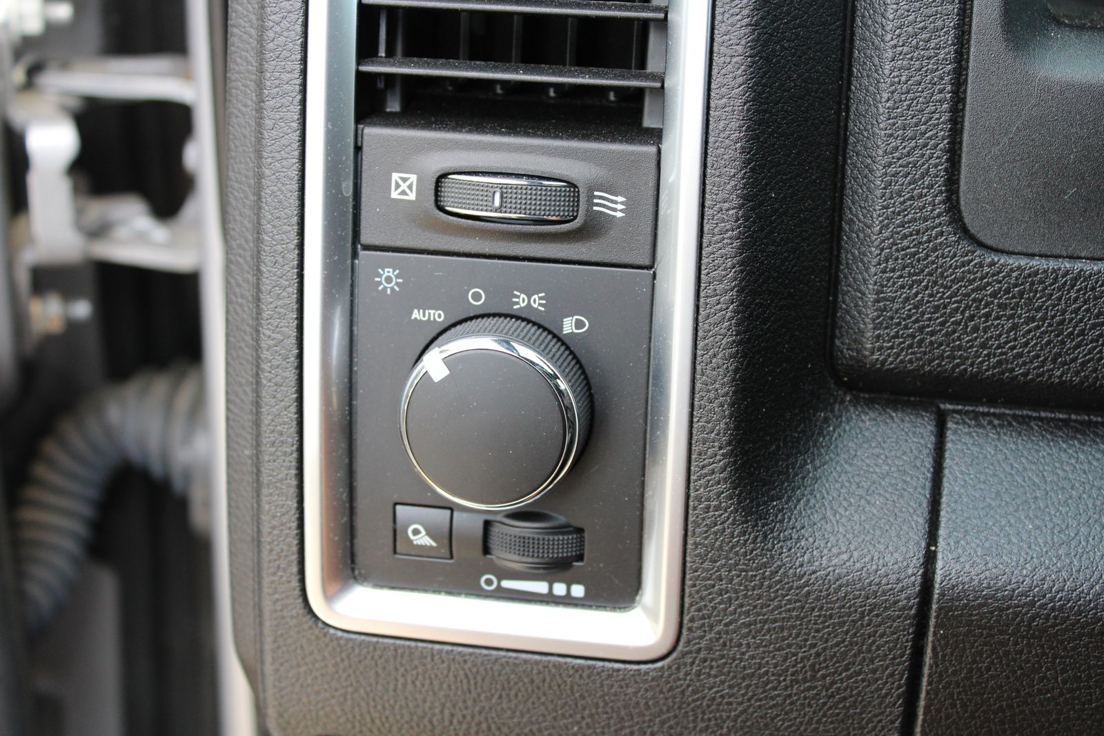 Used 2021 Silver Ram Warlock image 17