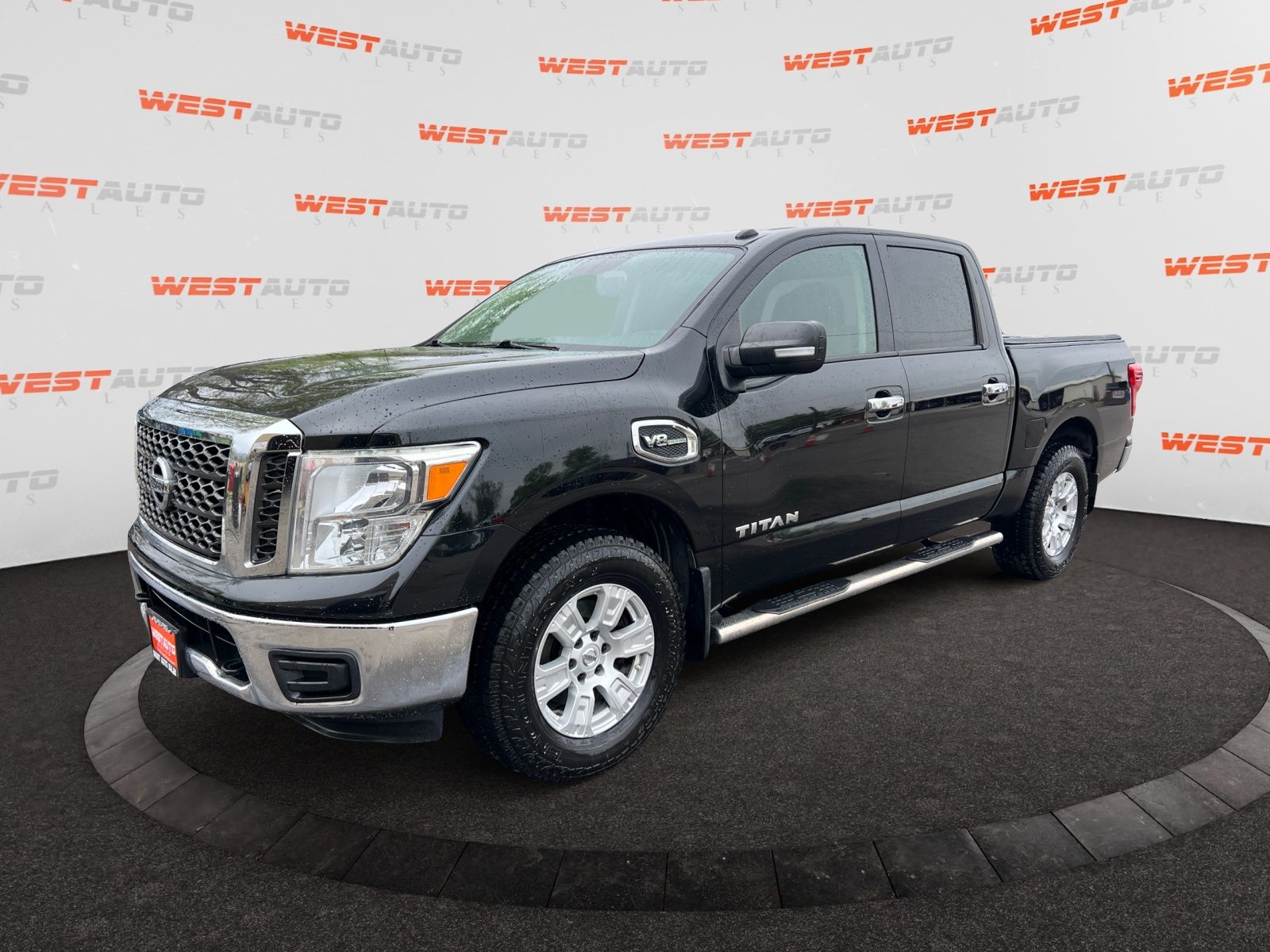 Gray (Magnetic Black) 2017 Nissan Titan SV Crew Cab 4WD Pickup Truck Four-Wheel Drive 7-Speed Automatic