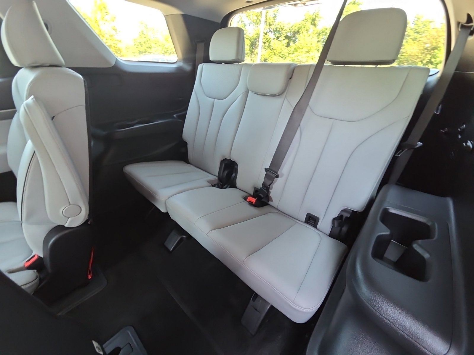 Used 2024 Black Hyundai SEL image 36