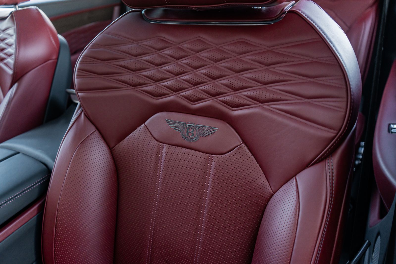 2024 Bentley Bentayga Azure - Photo 30