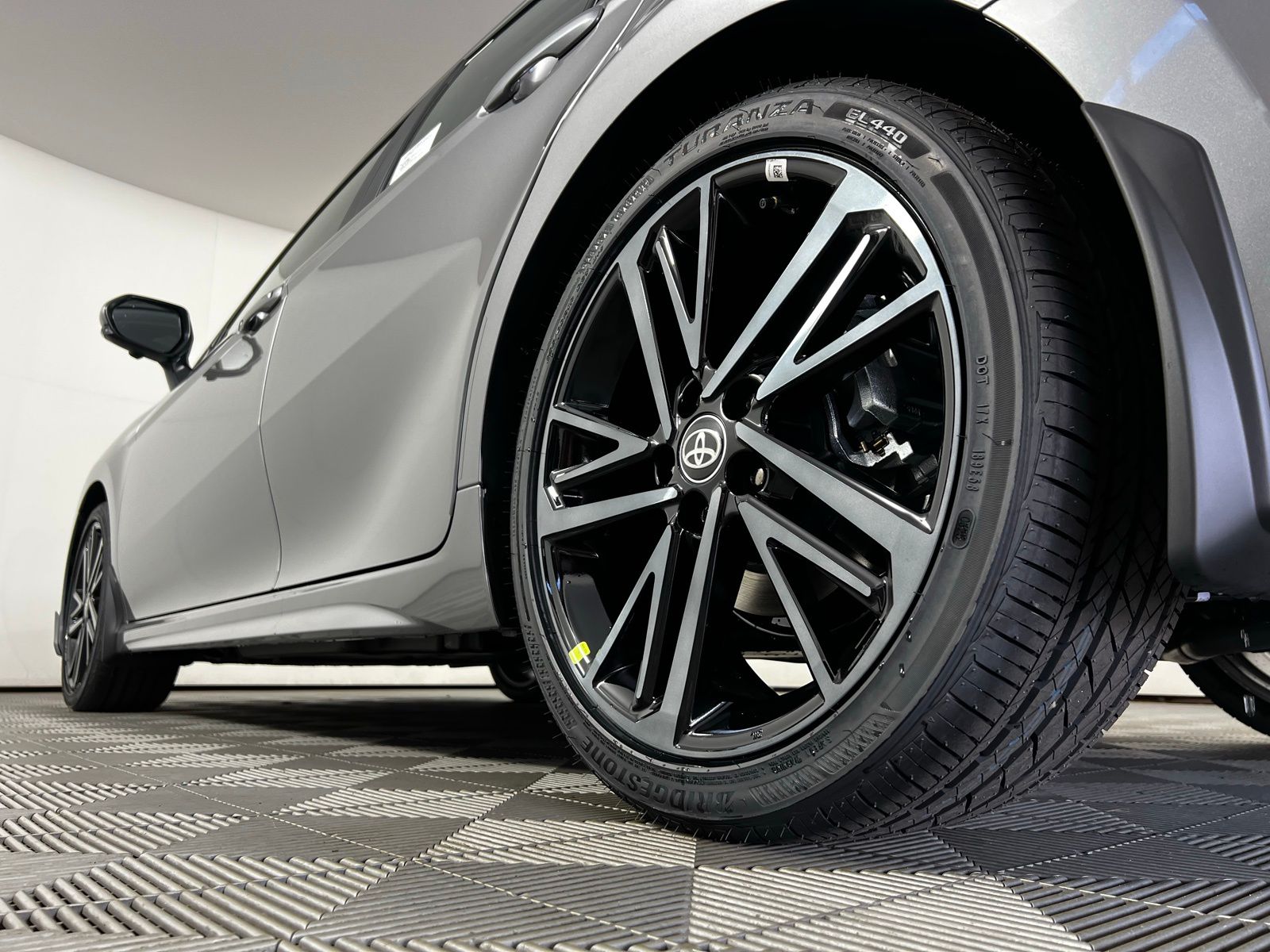 2025 Toyota Camry XSE 23