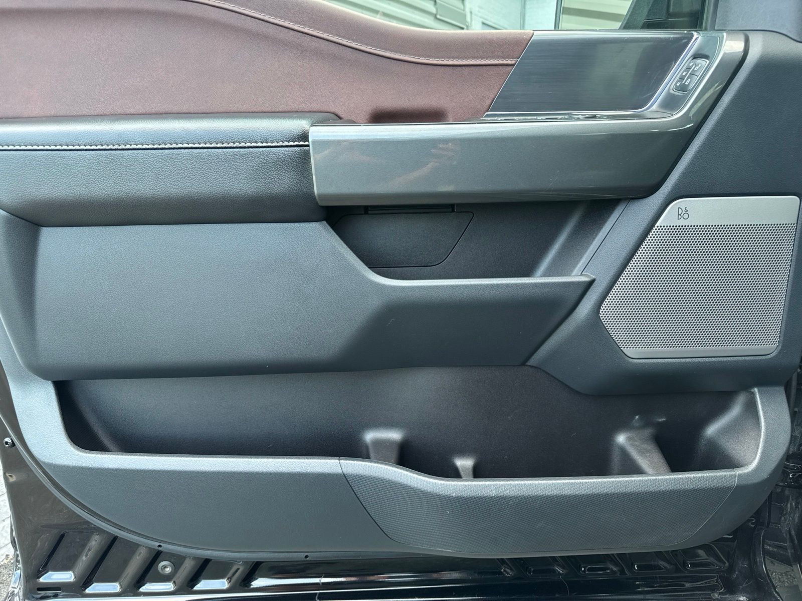 Used 2022 Agate Black Metallic Ford Lariat image 23