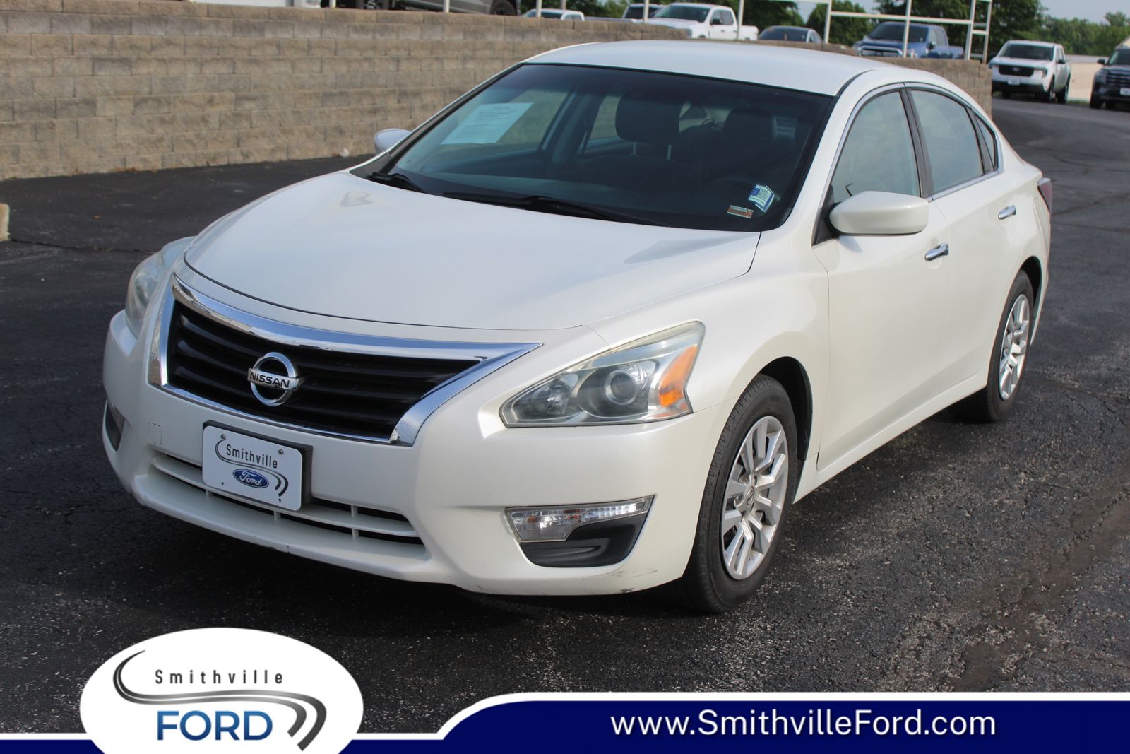 Pearl White 2014 Nissan Altima 2.5 S Sedan Front-Wheel Drive Continuously Variable Transmission
