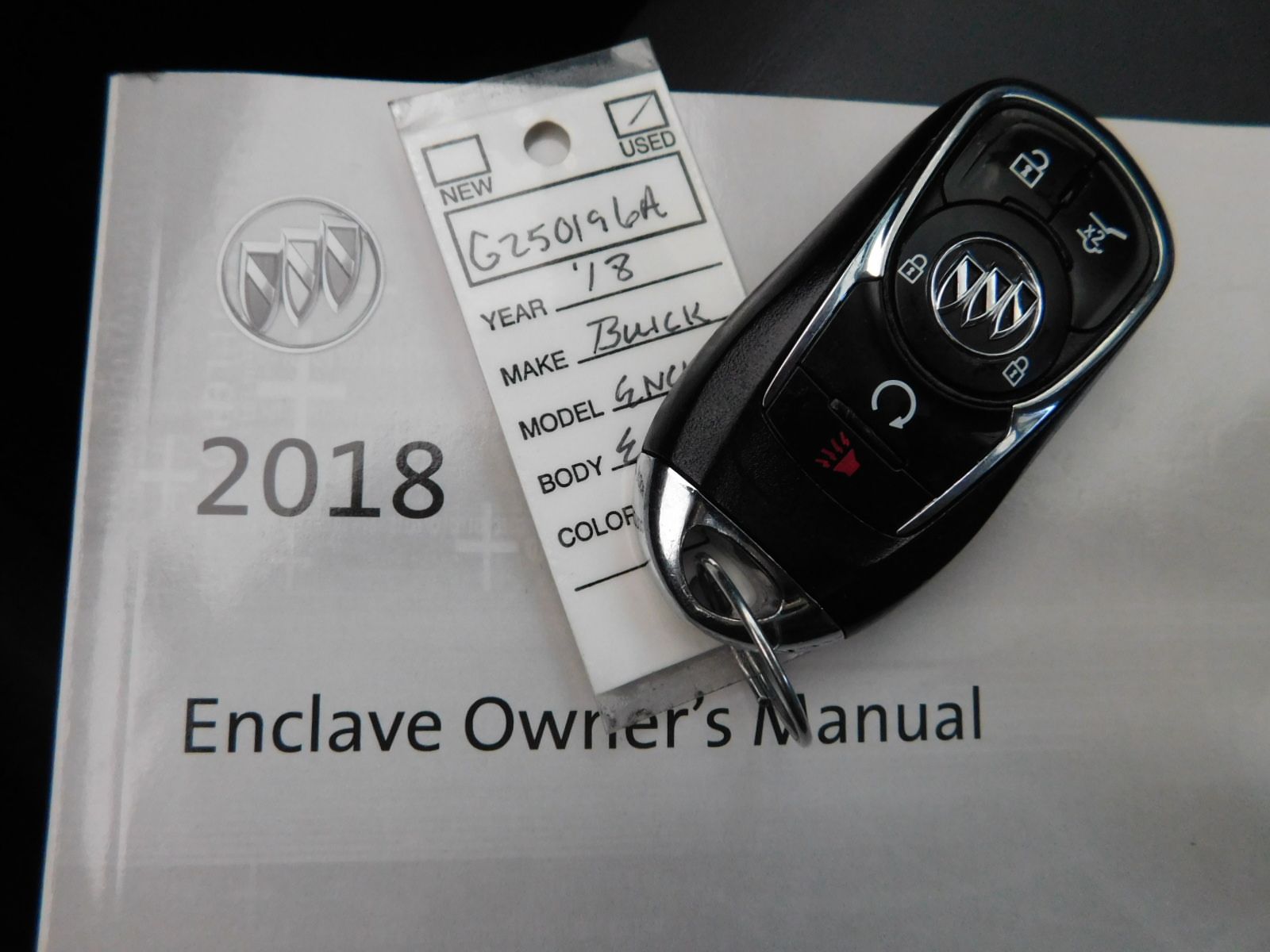 2018 Buick Enclave Essence 24