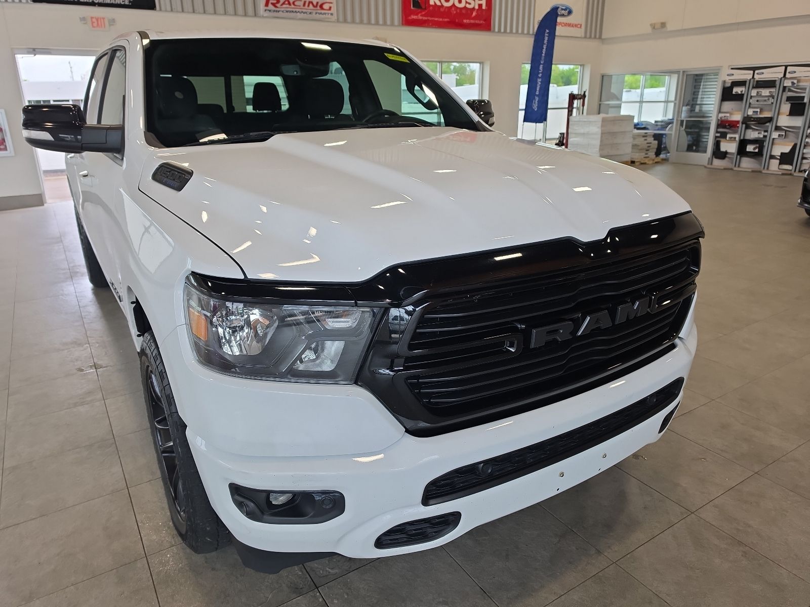 View vehicle photo 4