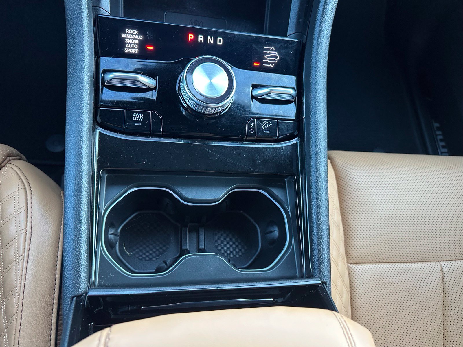Used 2025  Jeep Summit image 19