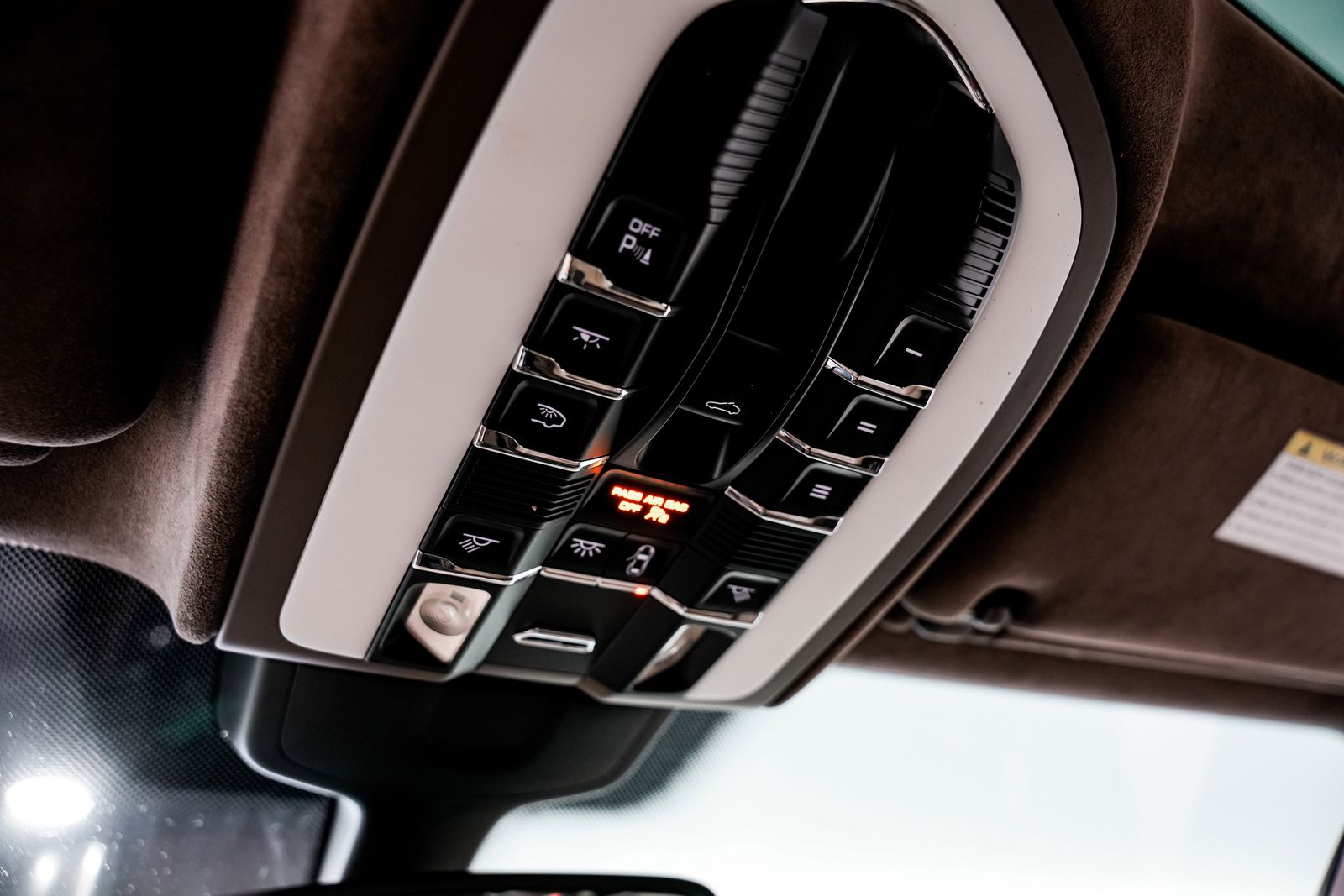 2013 Porsche Cayenne Turbo — photo 12