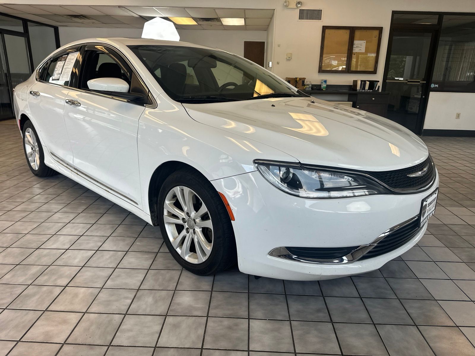 Bright White Clearcoat 2016 Chrysler 200 Limited Sedan FWD Sedan Front-Wheel Drive 9-Speed Automatic