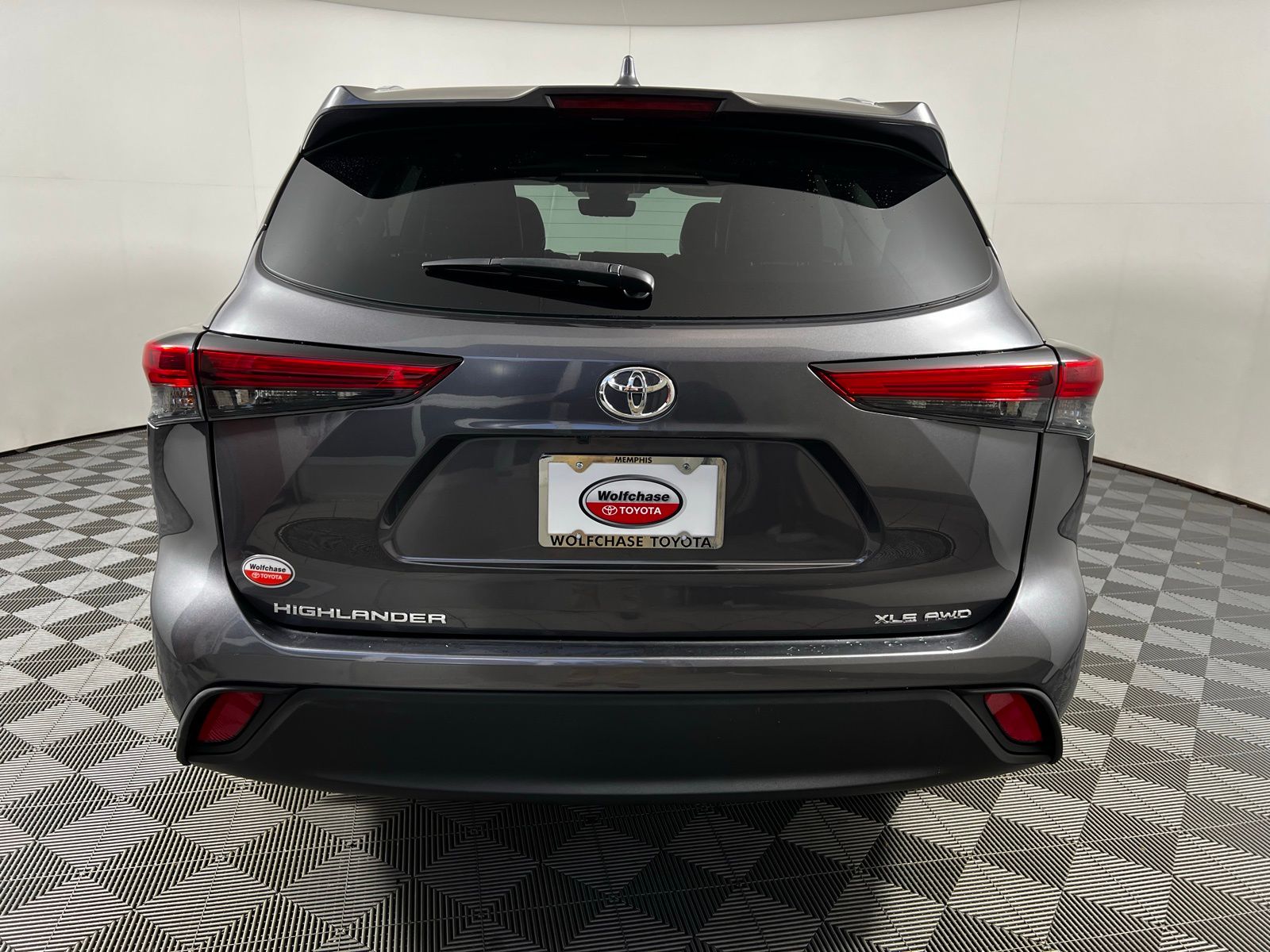 Thumbnail: 2023 Toyota Highlander - 6