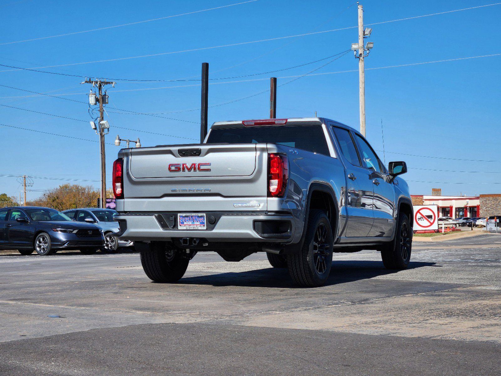 2025 GMC Sierra 1500 Elevation 5