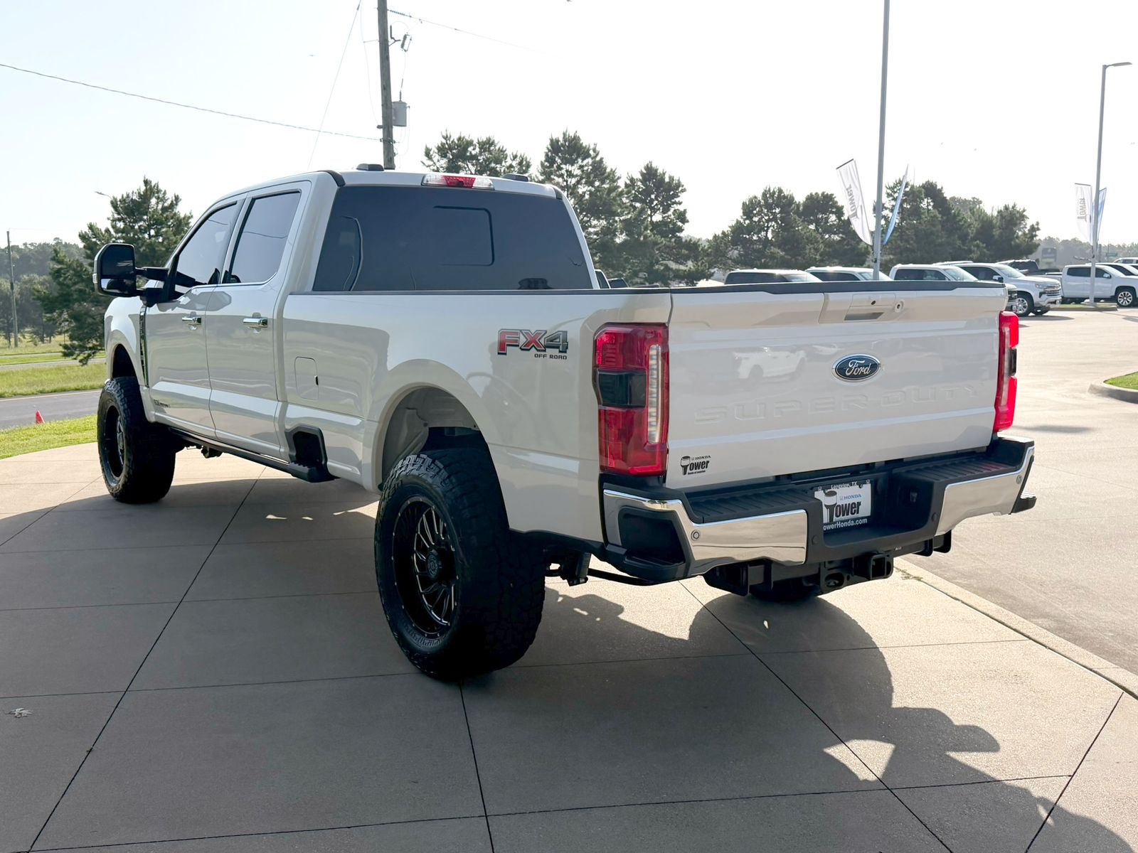 Used 2025 Star White Metallic Tri-Coat Ford Lariat image 4