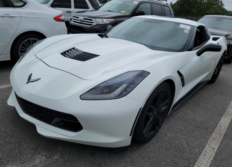 Arctic White 2014 Chevrolet Corvette Coupe Rear-Wheel Drive 7-Speed Manual