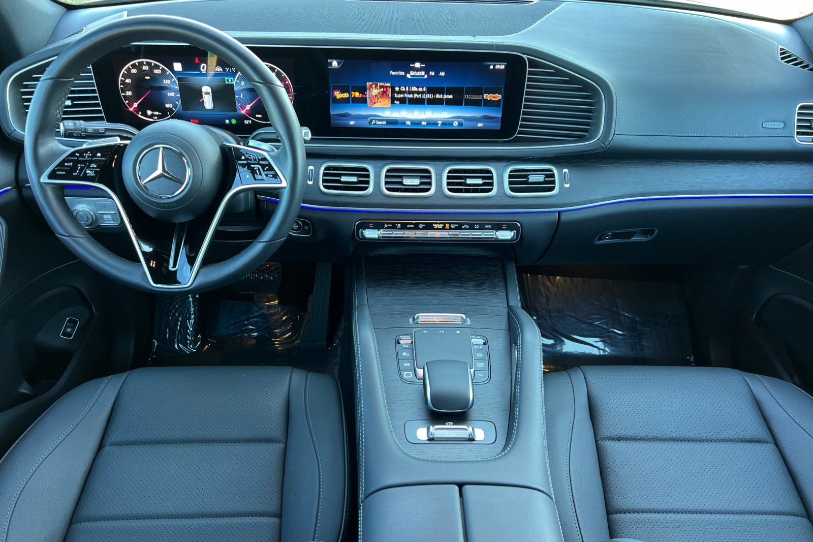 View vehicle photo 3