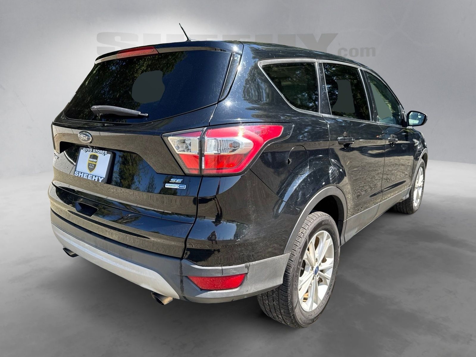 Used 2017 Shadow Black Ford SE image 18