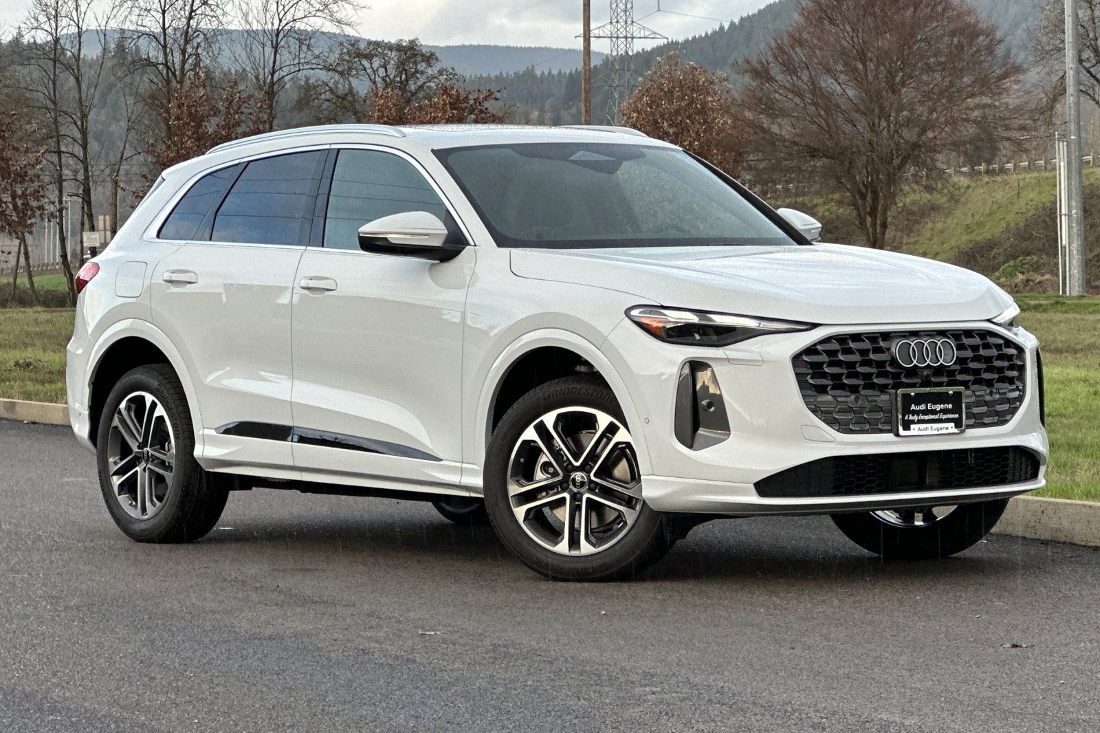 Glacier White 2025 Audi Q5 SUV / Crossover All-Wheel Drive 7-Speed Automatic