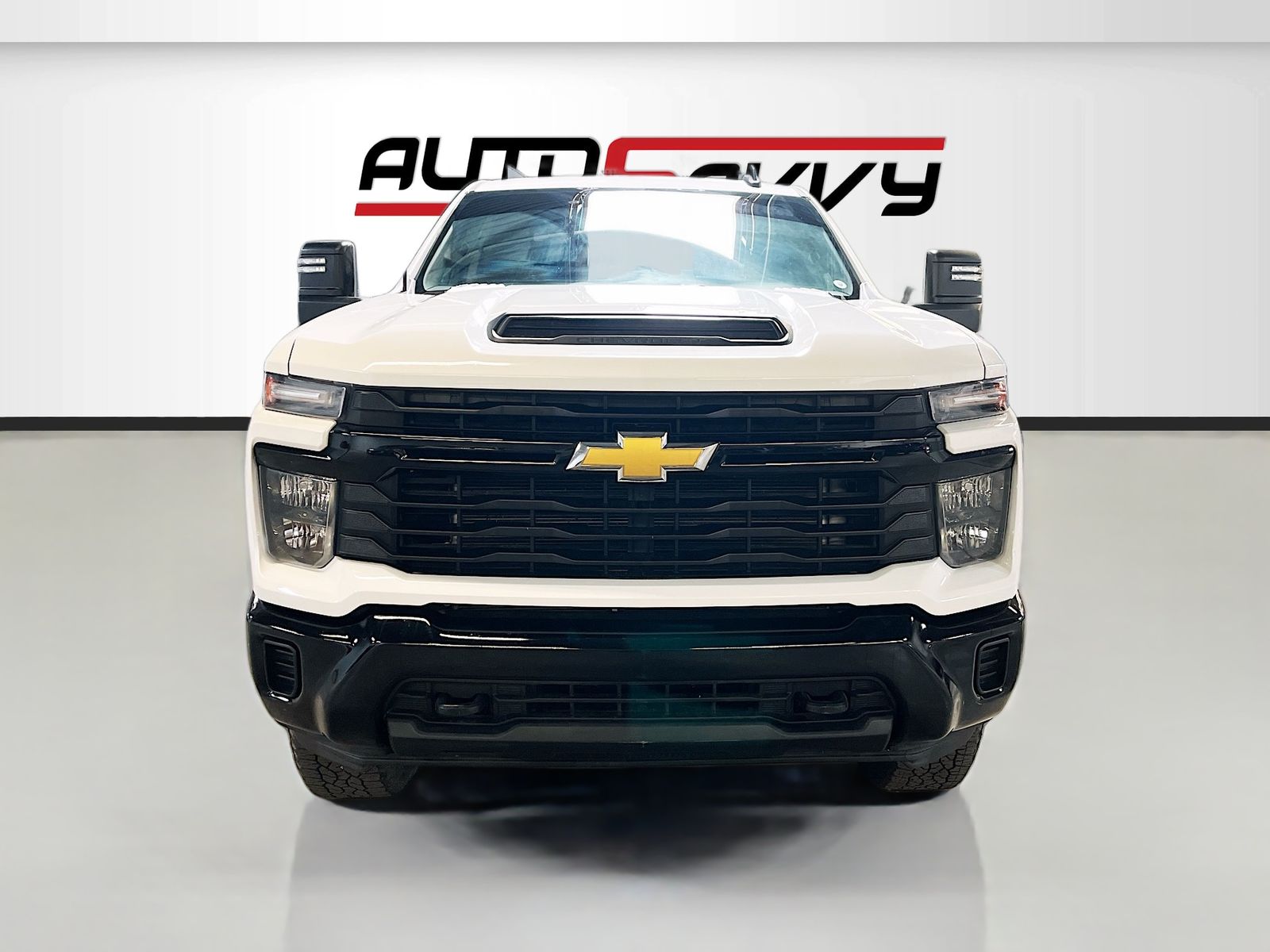 Used 2024 White Chevrolet Custom image 2