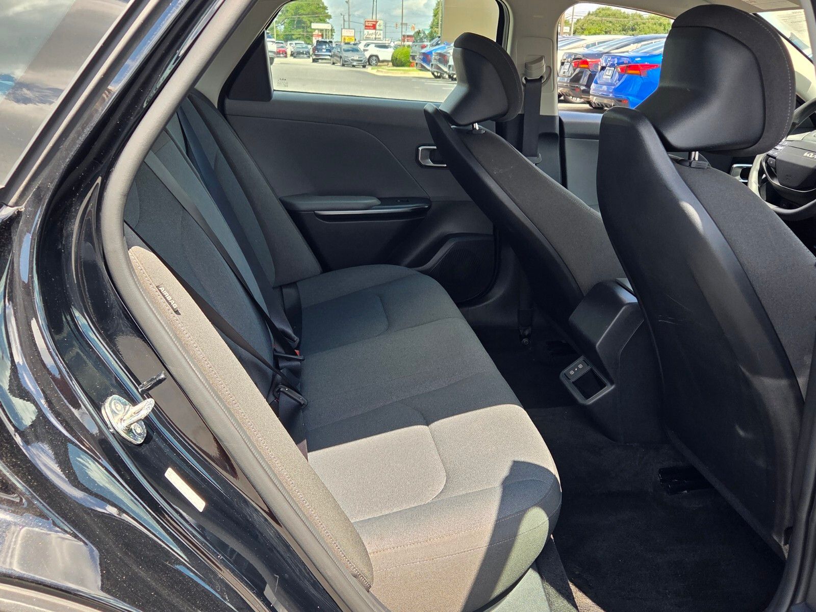 Used 2025 Black Kia LXS image 15