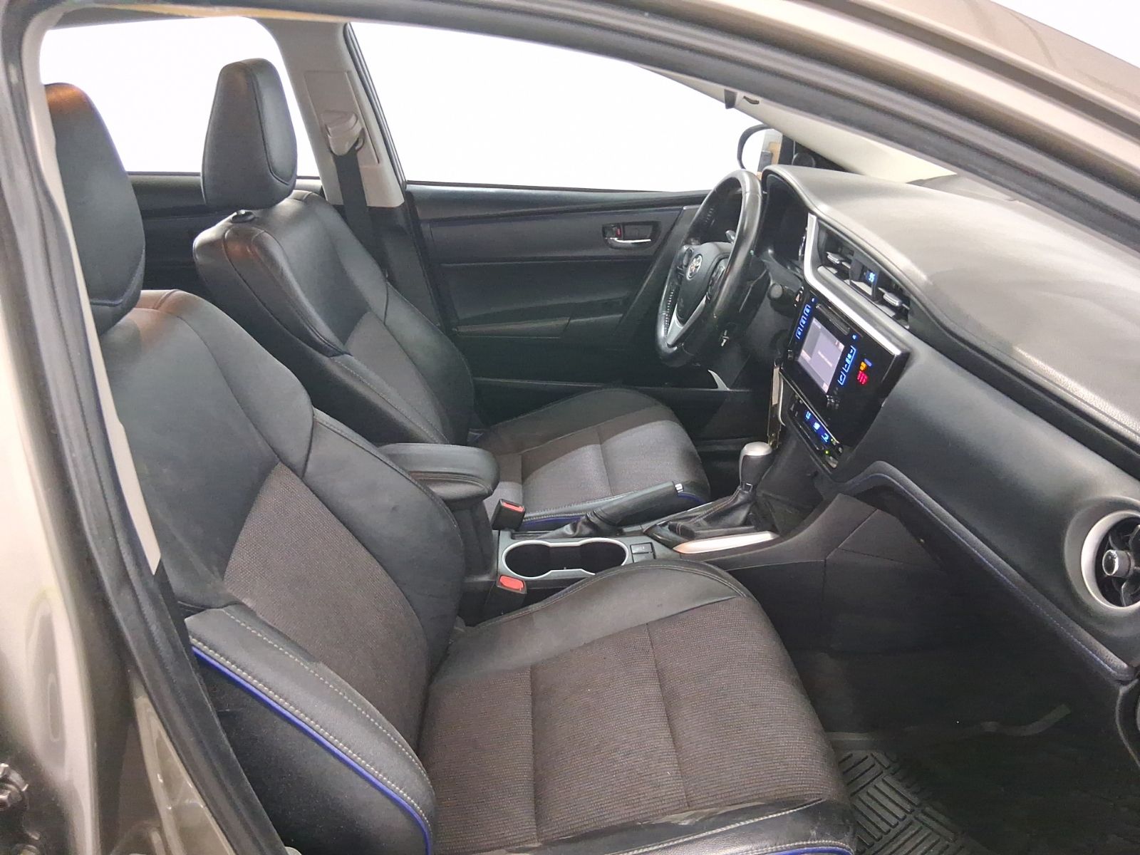 Used Car 2019 Toyota Corolla  Se For Sale Under $15,000 In Austin, Texas