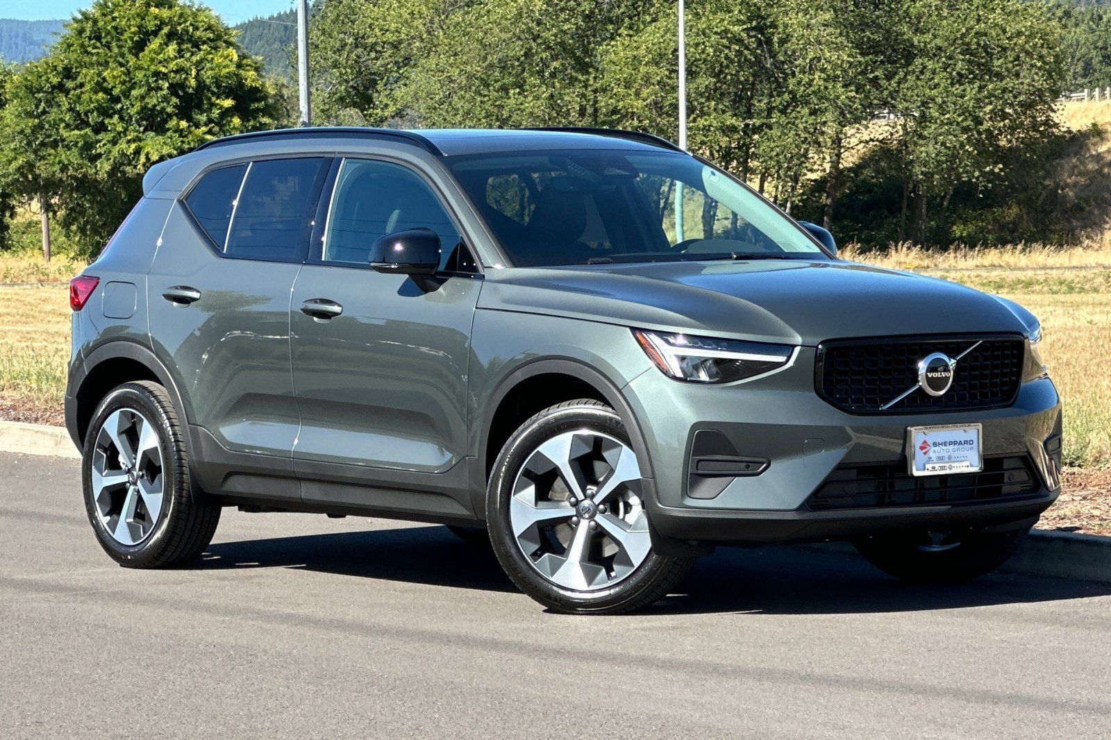 Forest Lake 2026 Volvo XC40 SUV / Crossover All-Wheel Drive Automatic