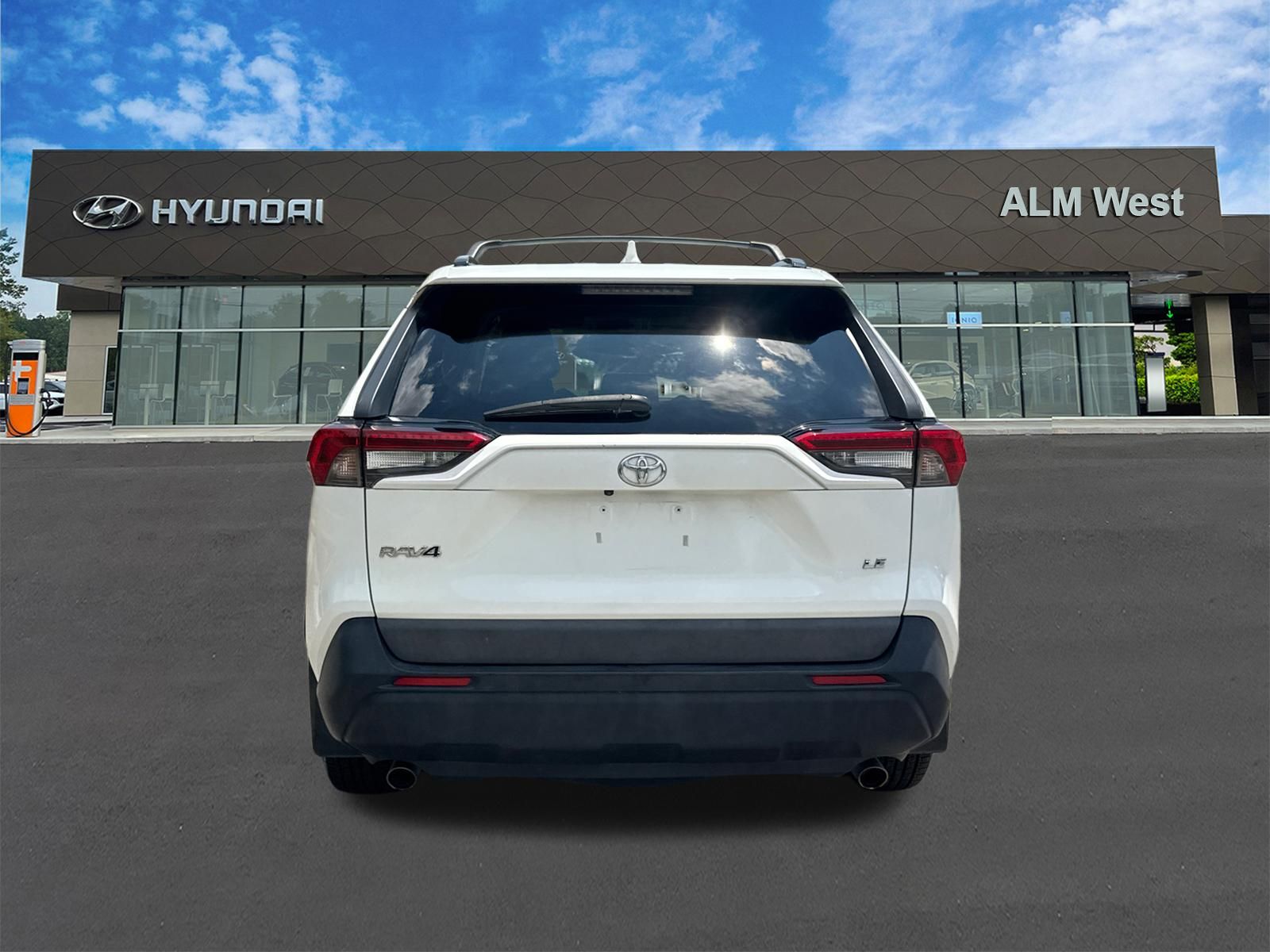 Used 2019 White Toyota LE image 6