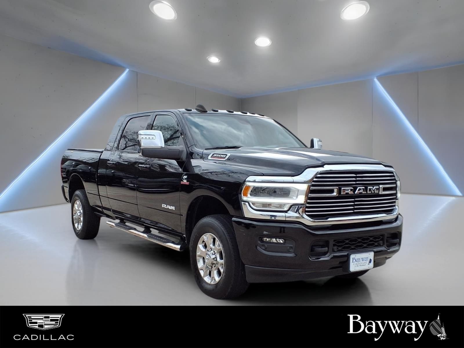 View vehicle photo 5