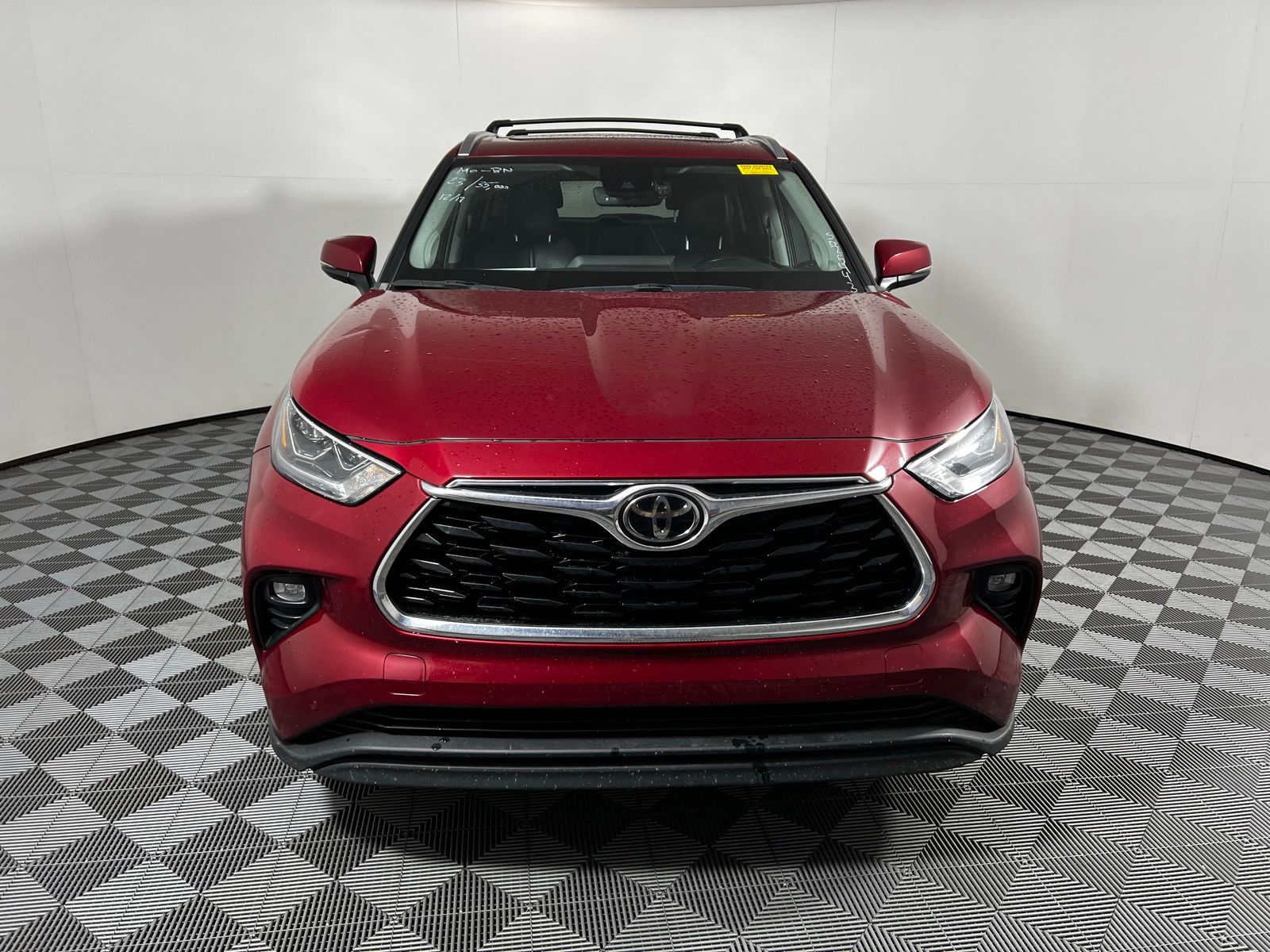 Thumbnail: 2023 Toyota Highlander - 2