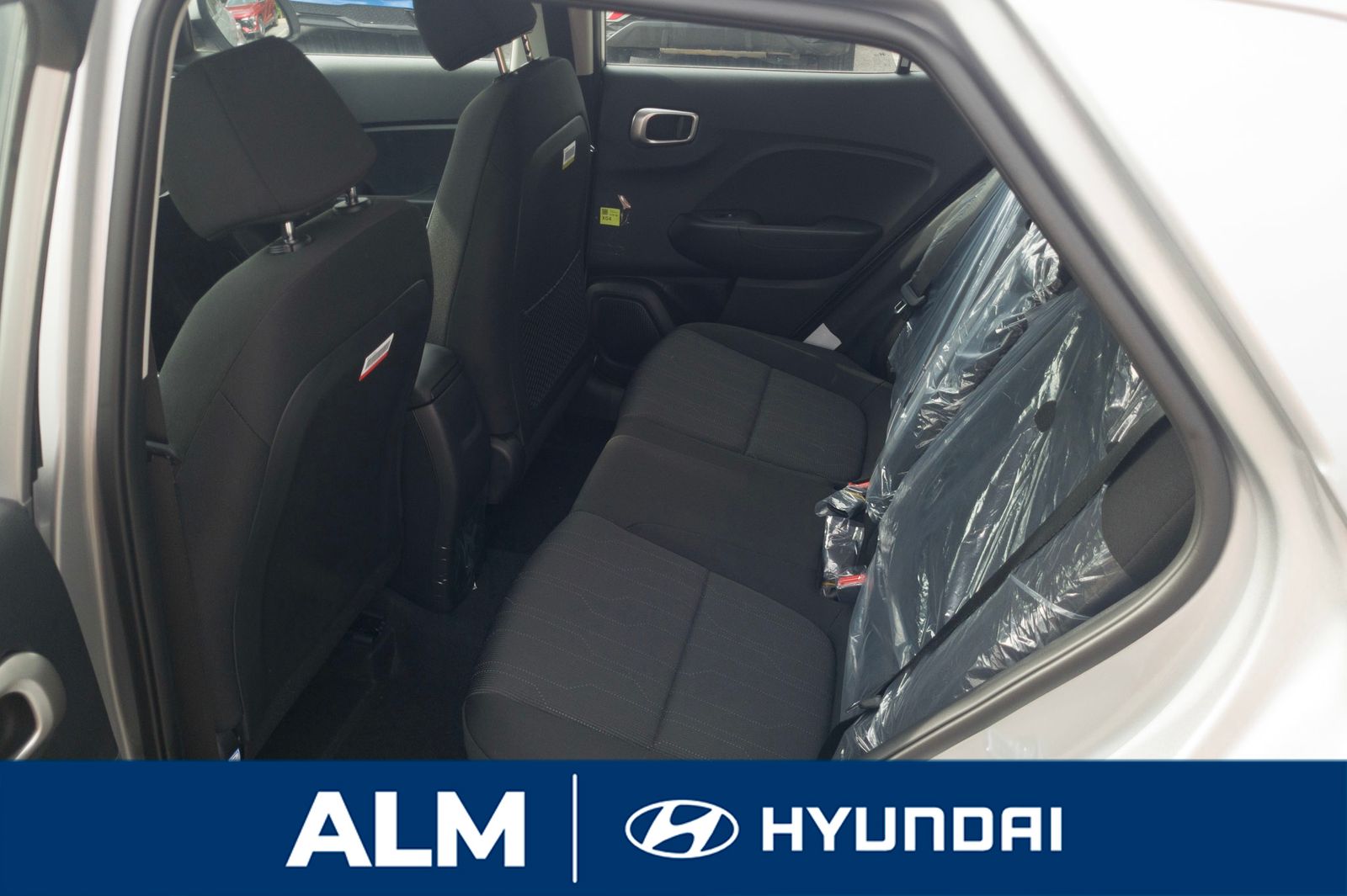 2025 Hyundai Venue SE photo 10
