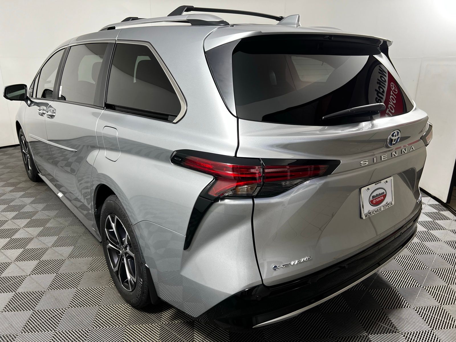 2025 Toyota Sienna Platinum 7