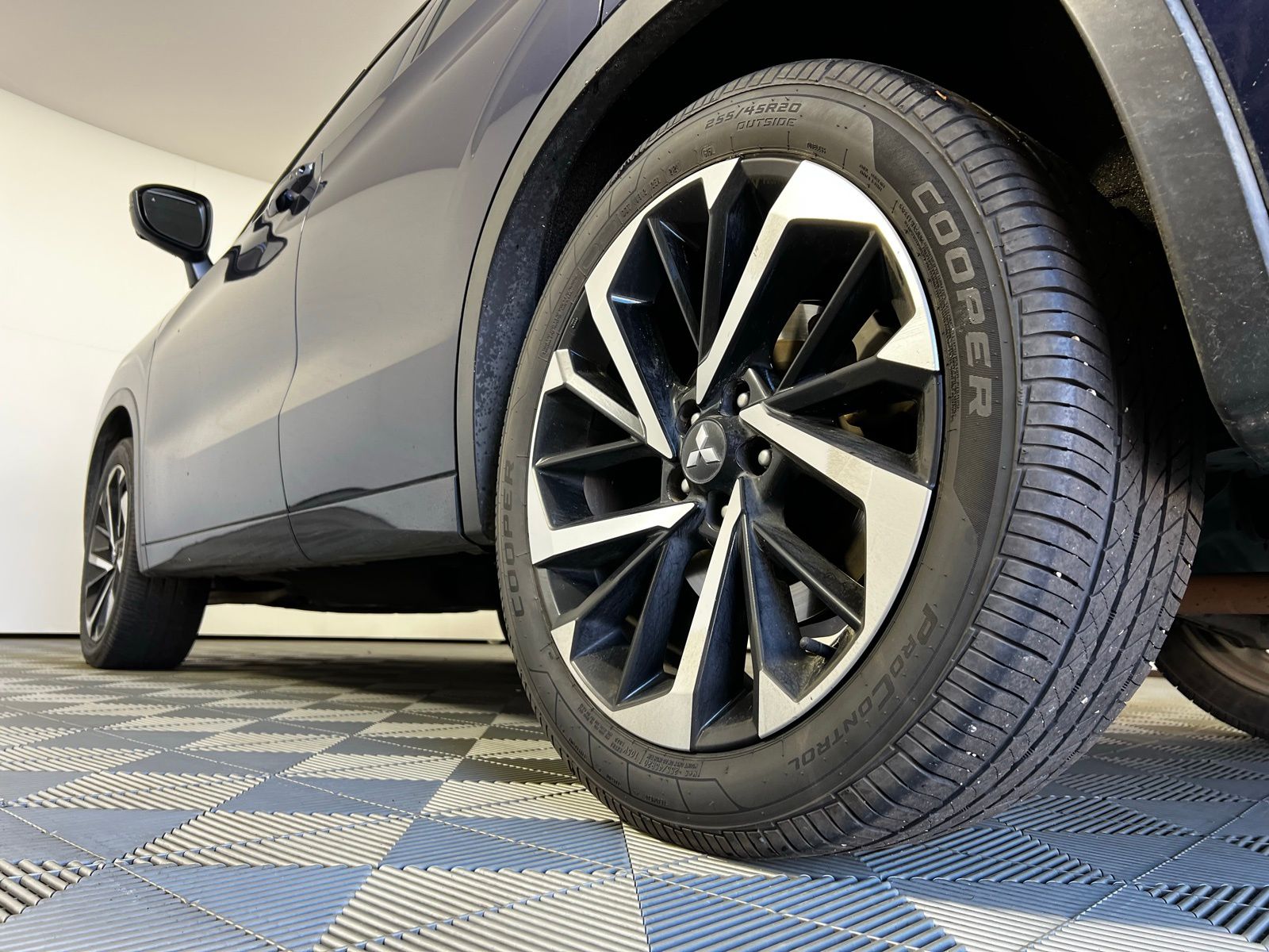 Thumbnail: 2022 Mitsubishi Outlander - 9