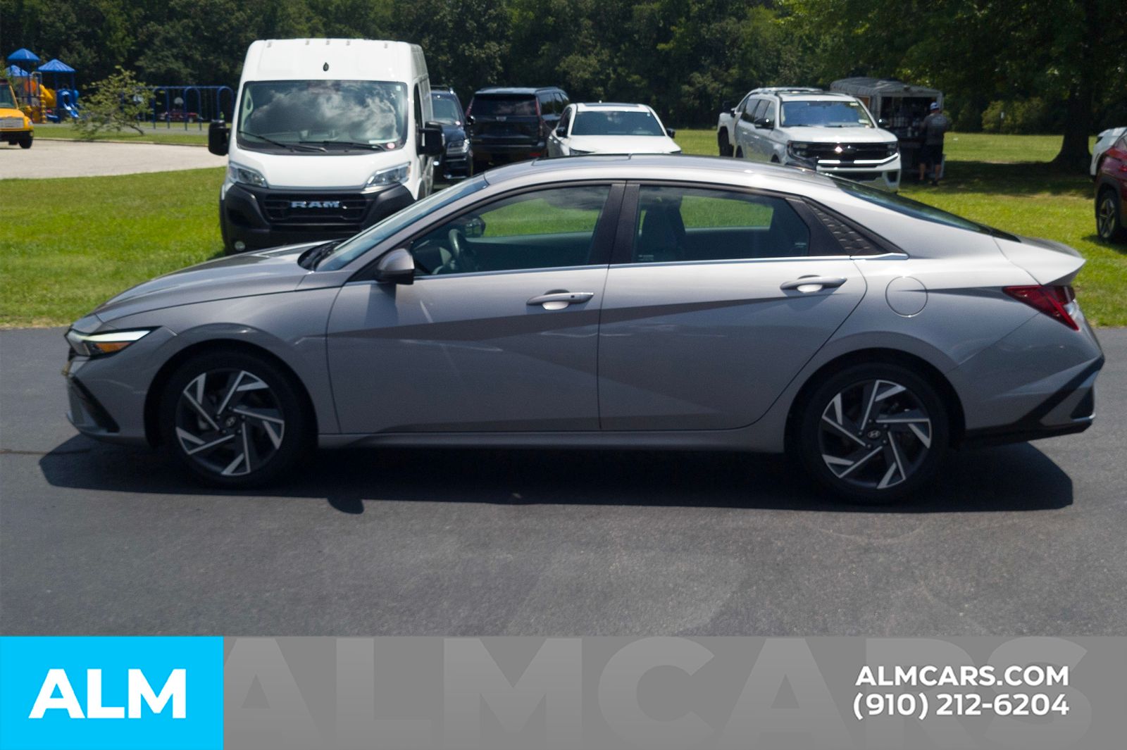 Used 2025 Fluid Metal Hyundai SEL Convenience image 11