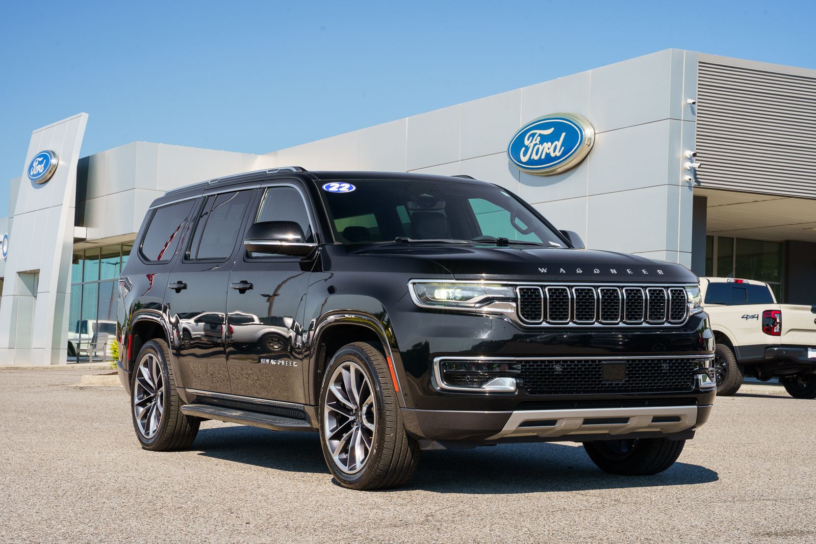 Diamond Black Crystal Pearlcoat 2022 Jeep Wagoneer SUV / Crossover Four-Wheel Drive 8-Speed Automatic