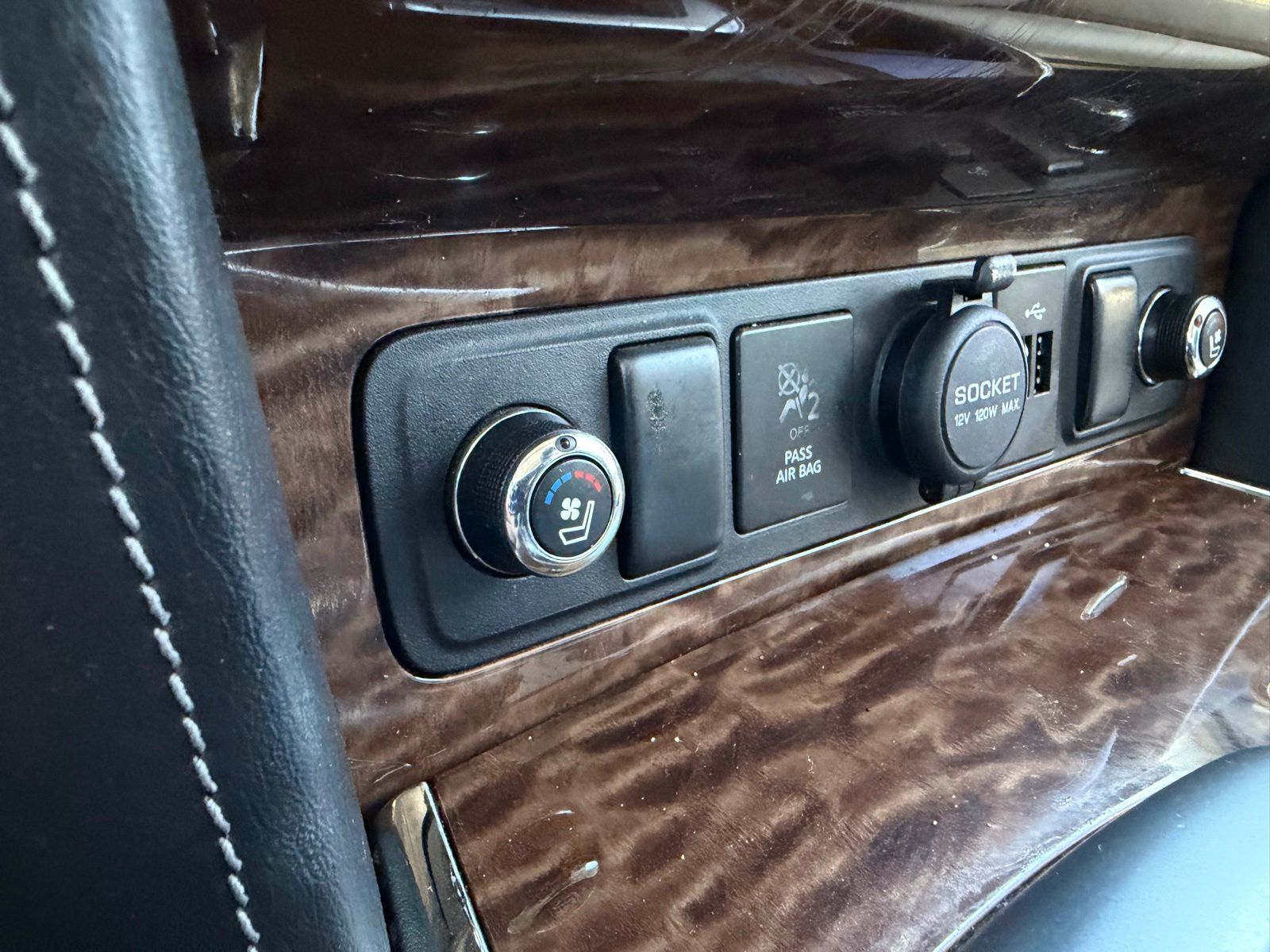 2020 Nissan Armada image 25