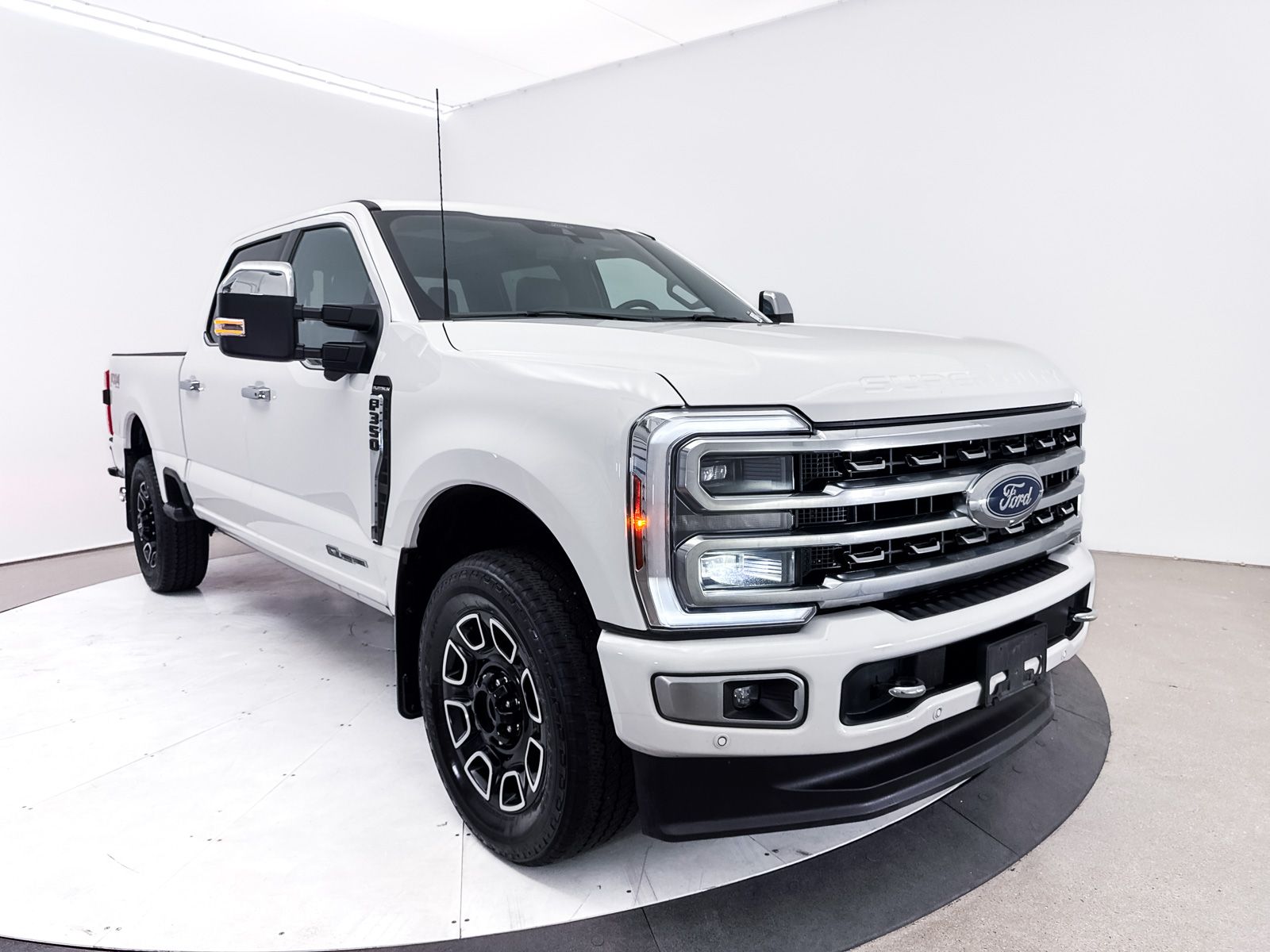 2024 Ford F-350 Super Duty Platinum - Photo 14