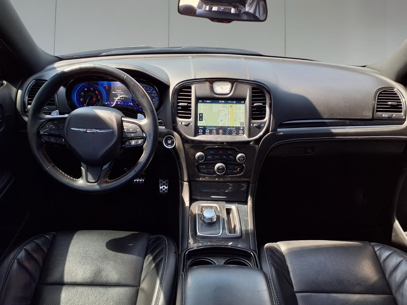 2023 Chrysler 300 C - 10