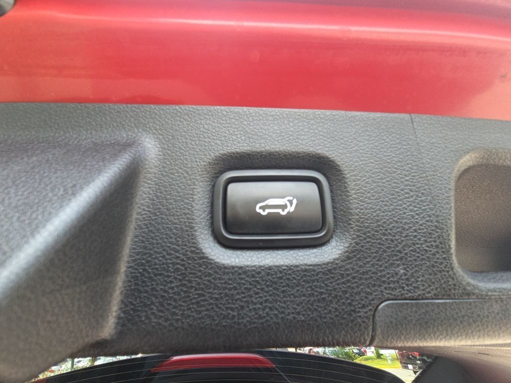 Used 2023 Red Hyundai SEL image 17