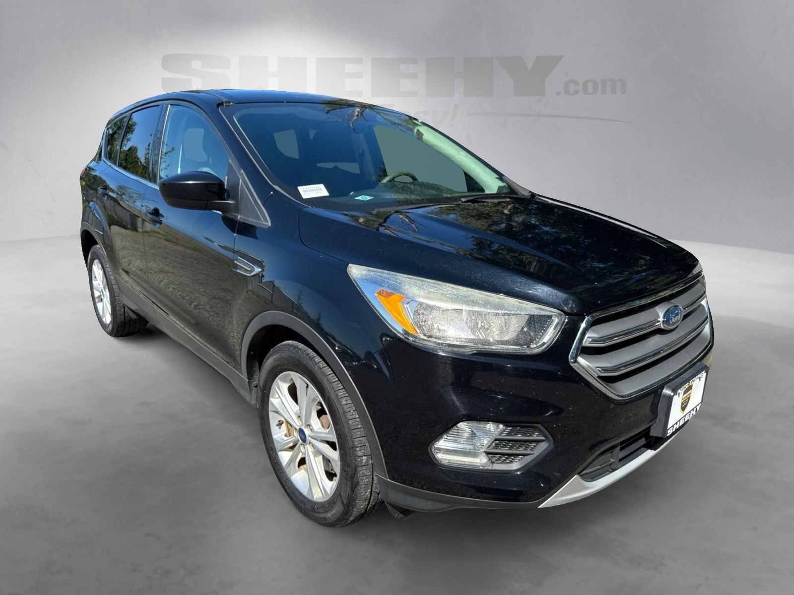 Used 2017 Shadow Black Ford SE image 2