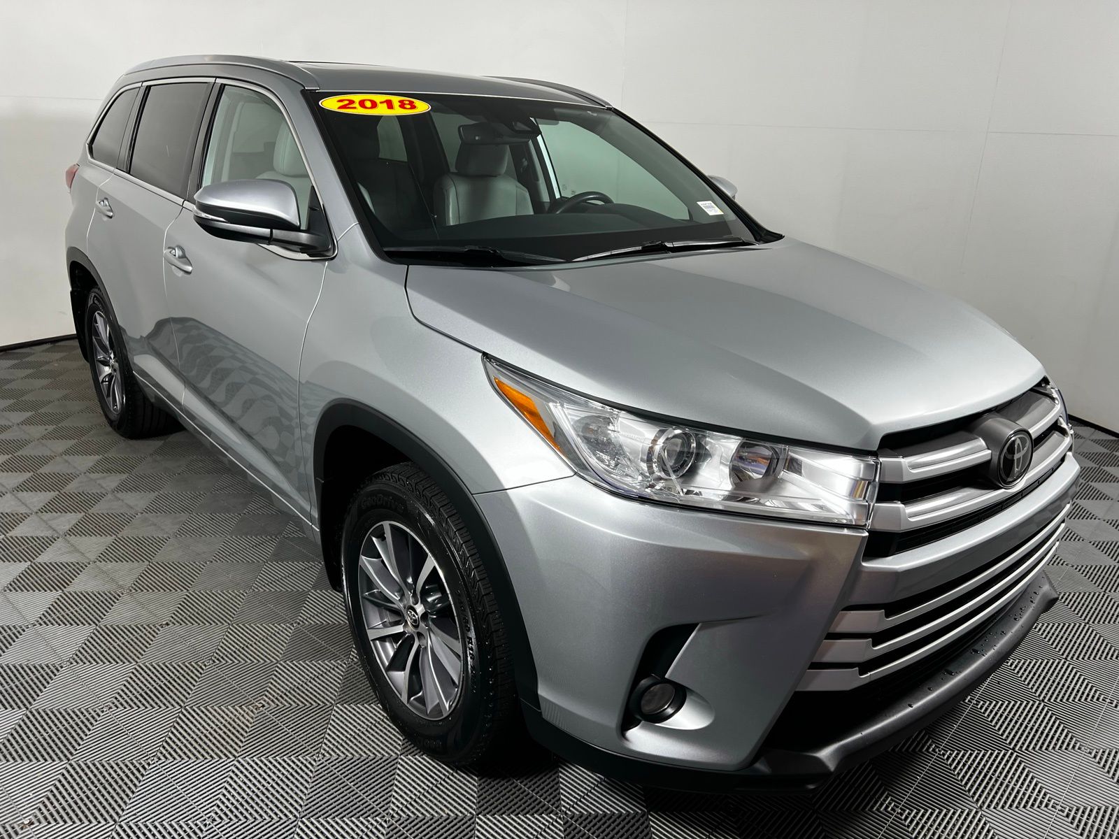Thumbnail: 2018 Toyota Highlander - 3