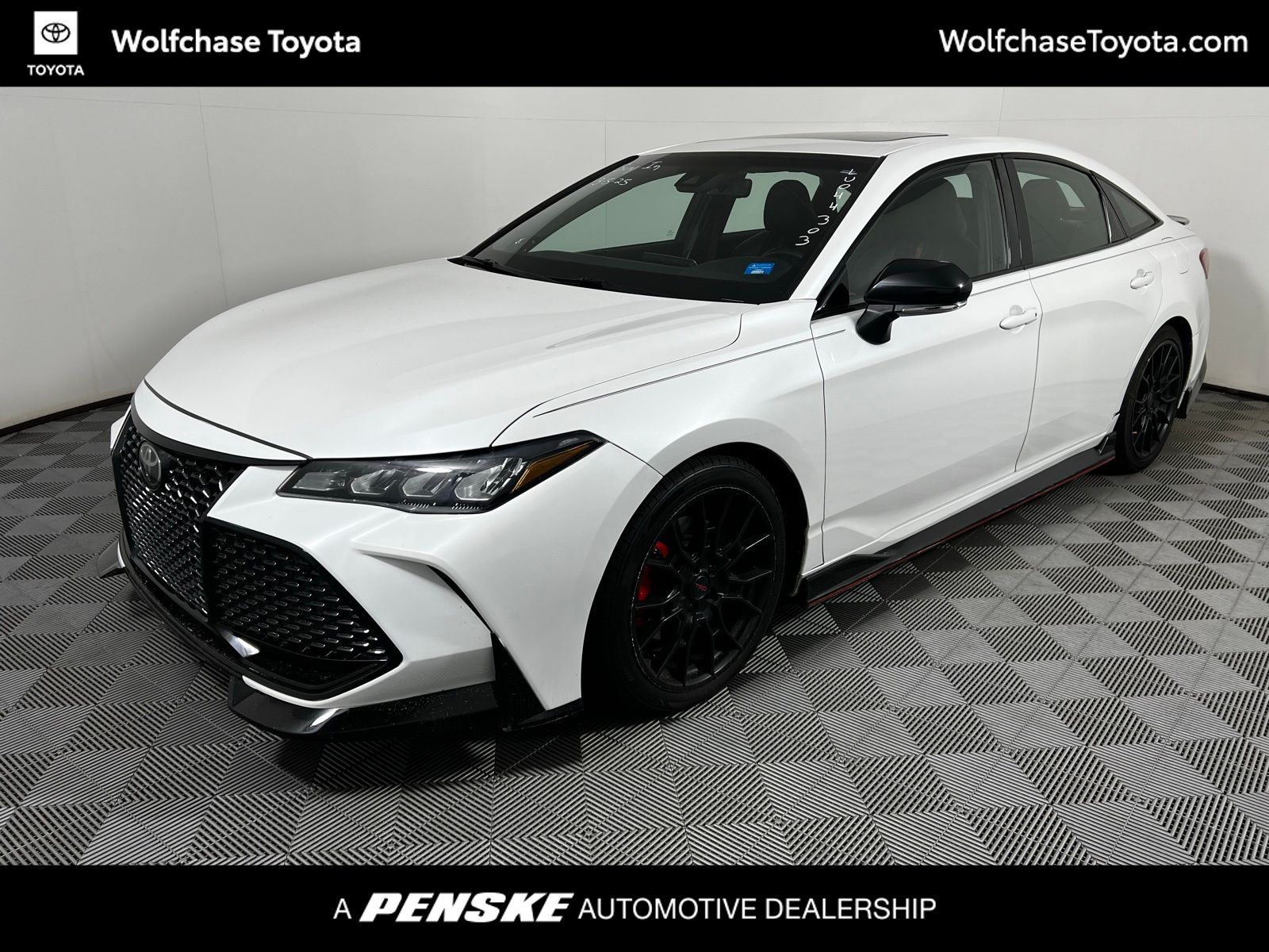 2020 Toyota Avalon TRD Hero Image