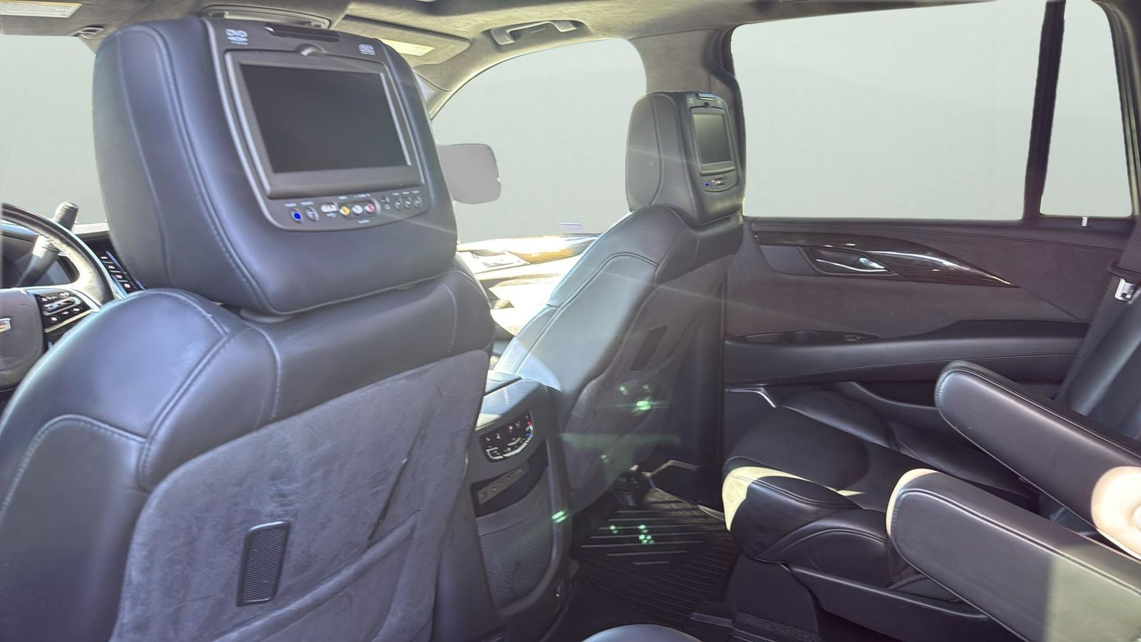 Used Car 2019 Cadillac Escalade  Platinum Edition For Sale Under $35,000 In Austin, Texas