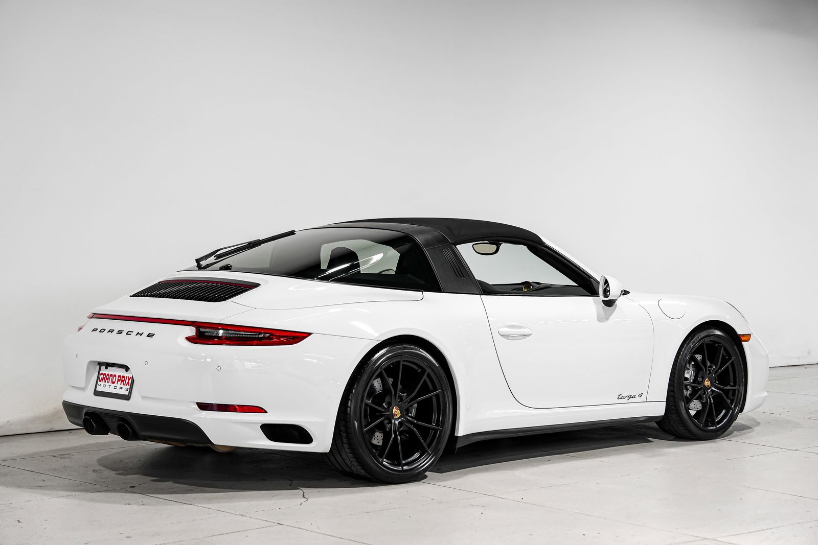 2017 Porsche 911 Targa 4 — photo 3