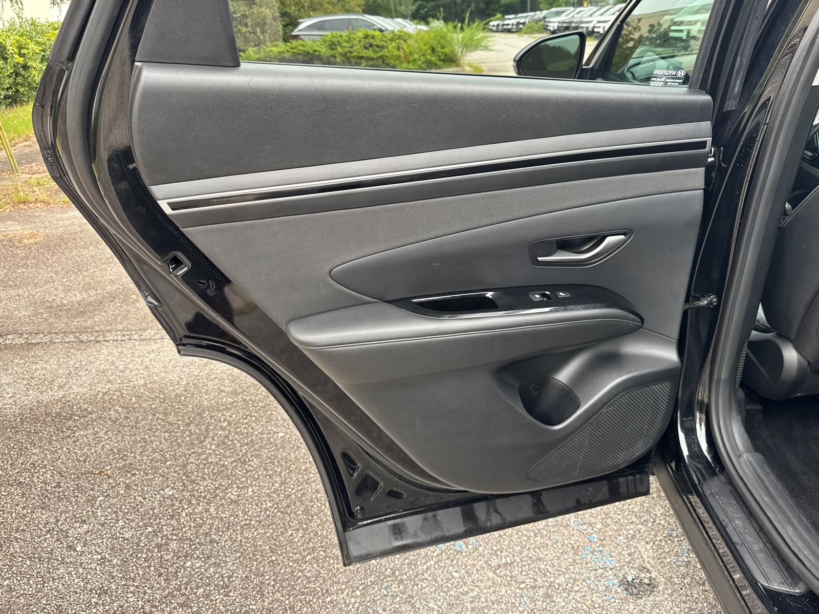 Used 2022 Black Hyundai Limited image 22