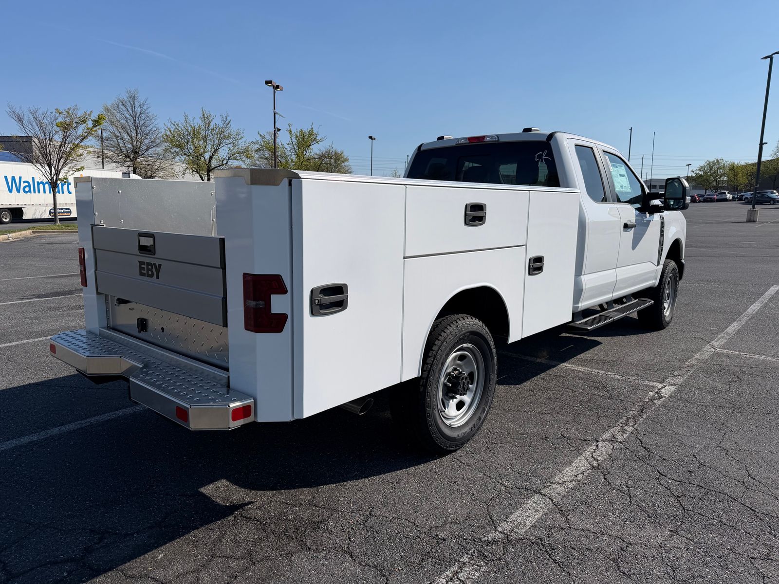 New 2026 Oxford White Ford XL image 3