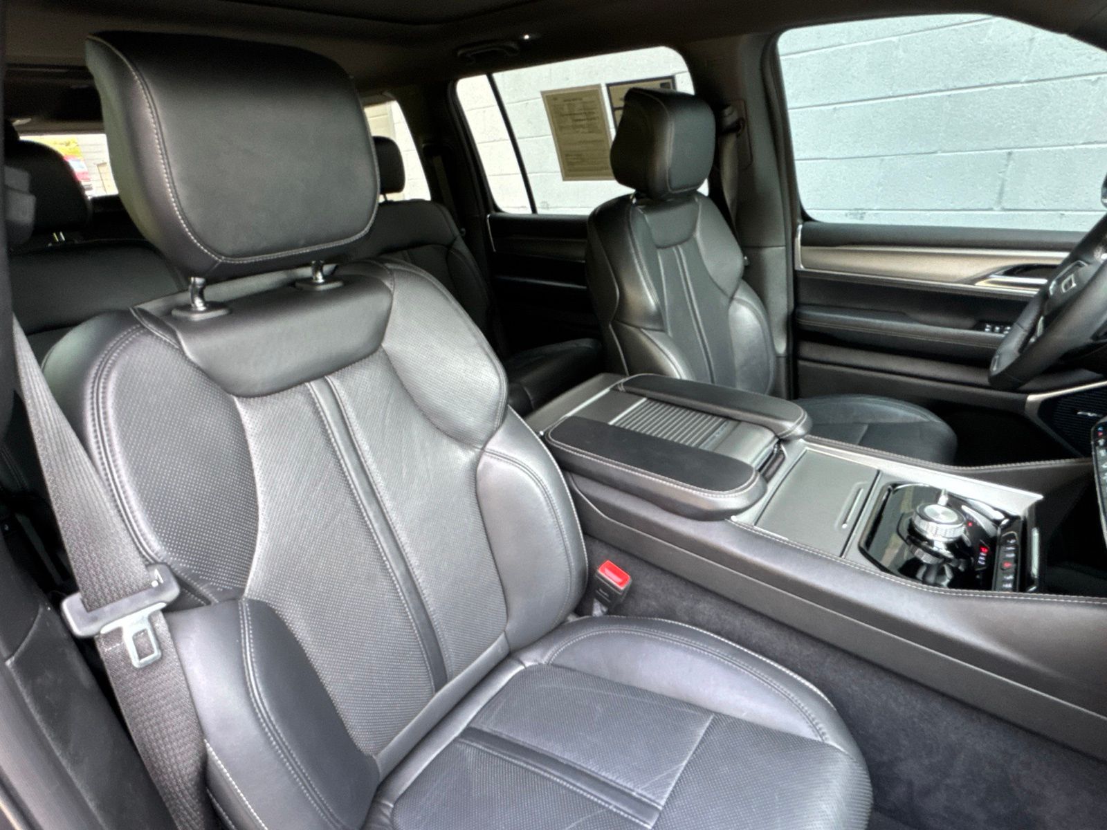Used 2023 Metallic Jeep Series II image 39