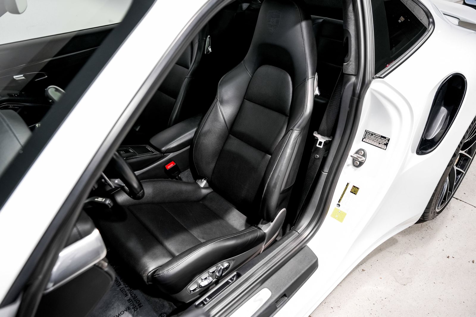 2018 Porsche 911 Turbo S — photo 23