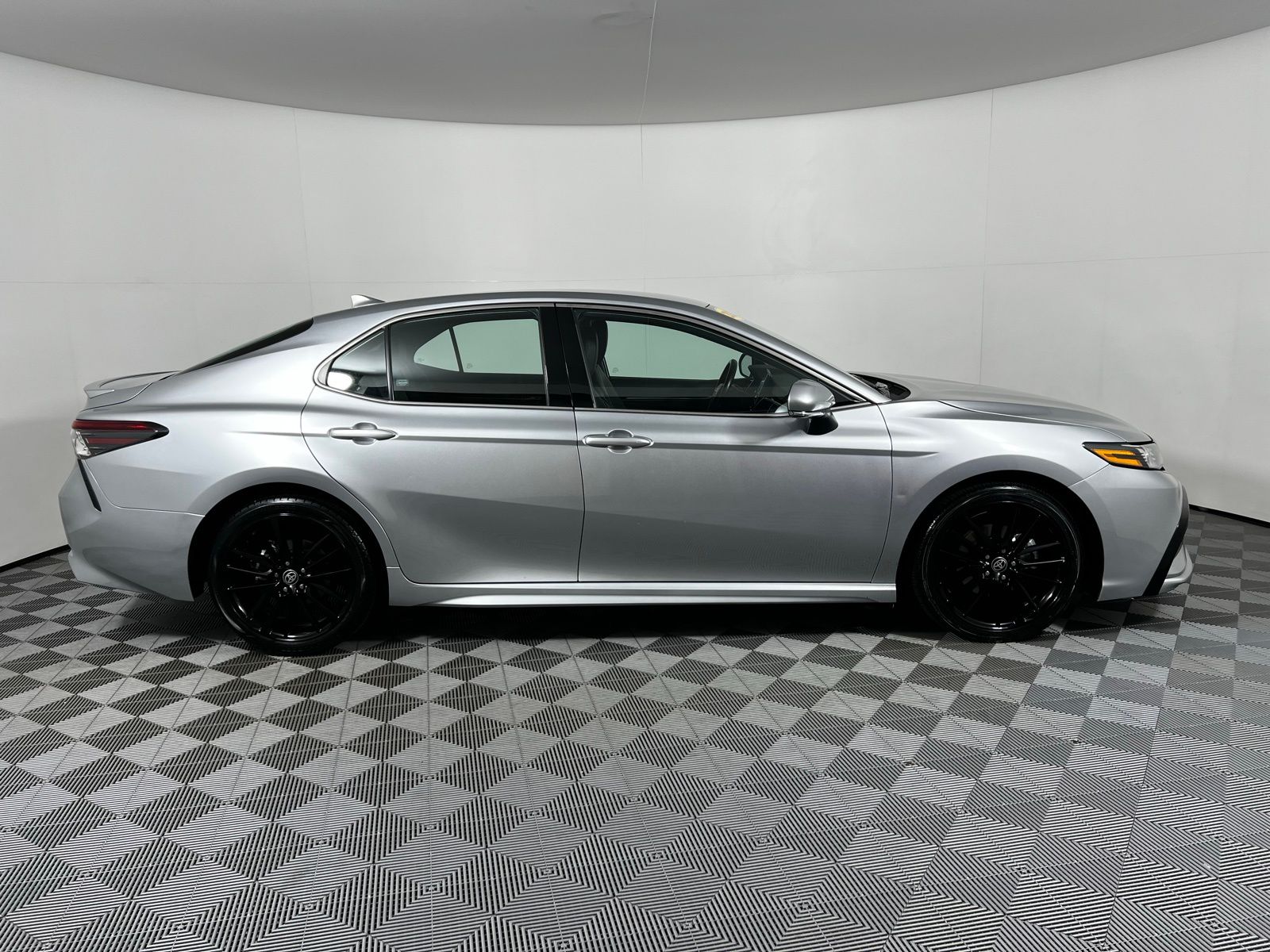 Thumbnail: 2023 Toyota Camry - 4