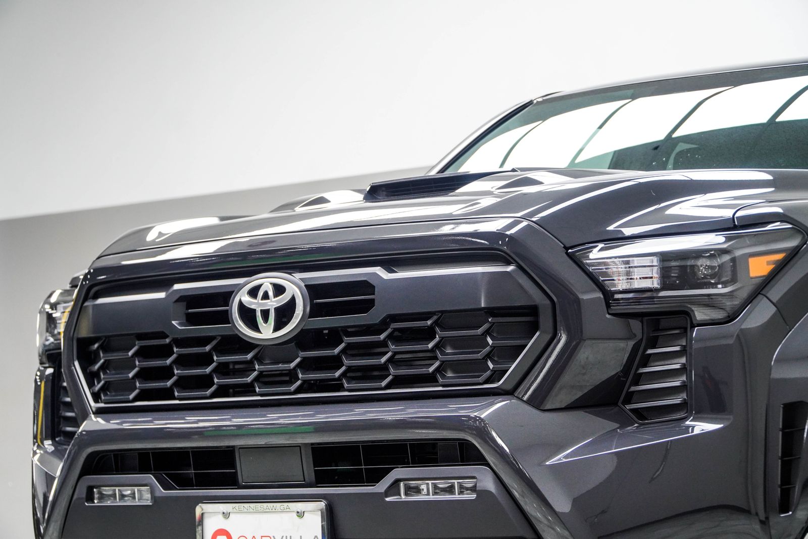 View vehicle photo 2