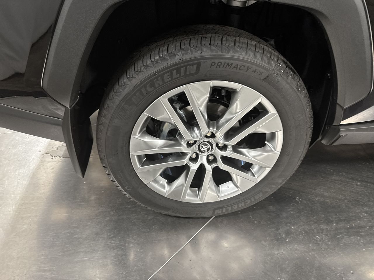 2025 Toyota RAV4 XLE Premium photo 10